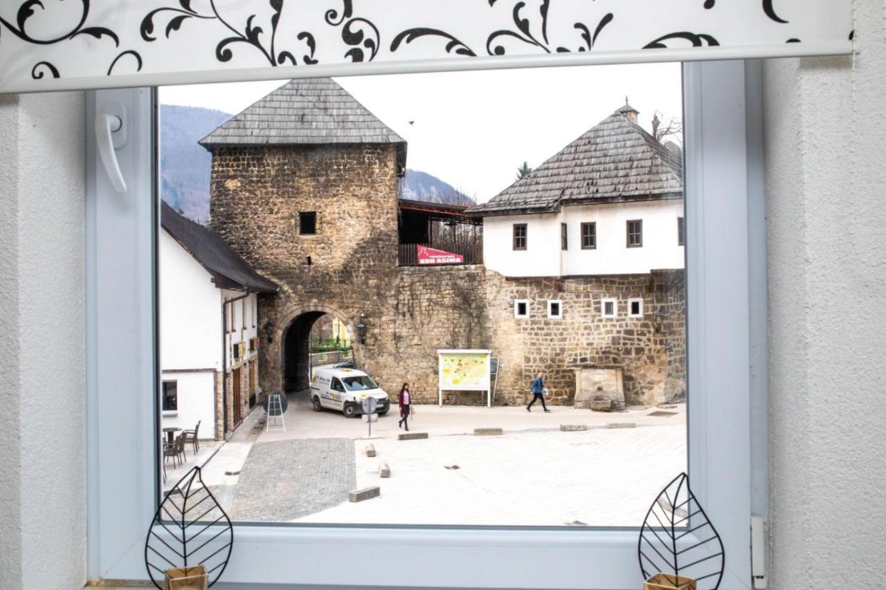 Uno * Jajce